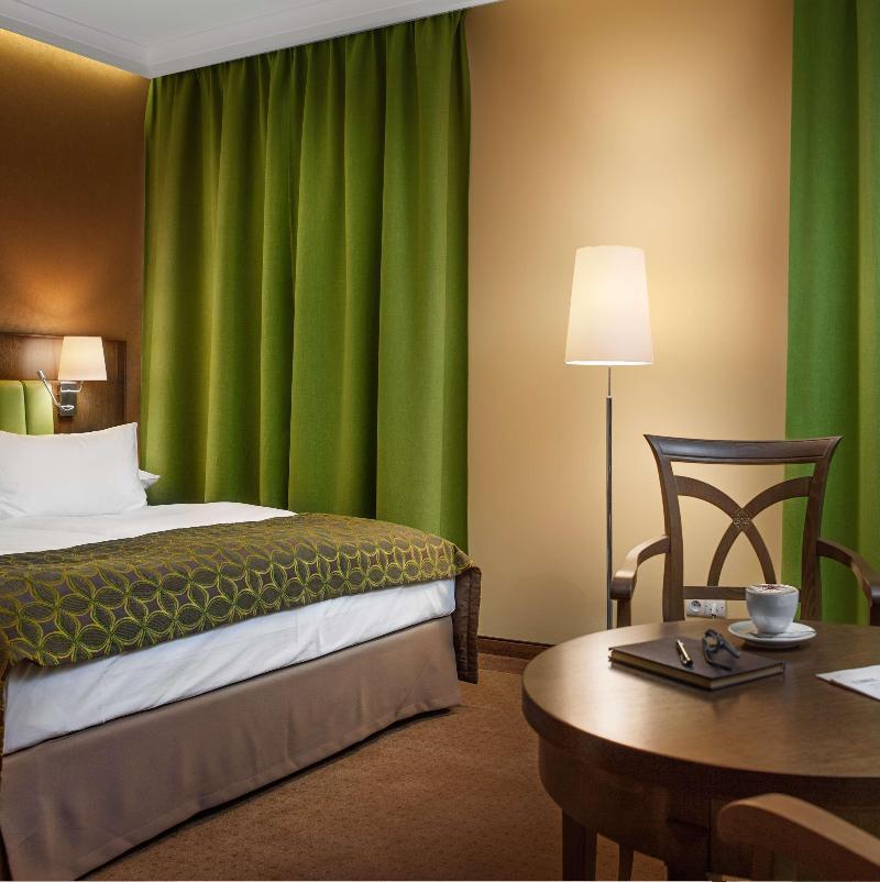 Grand Hotel Kielce Buitenkant foto