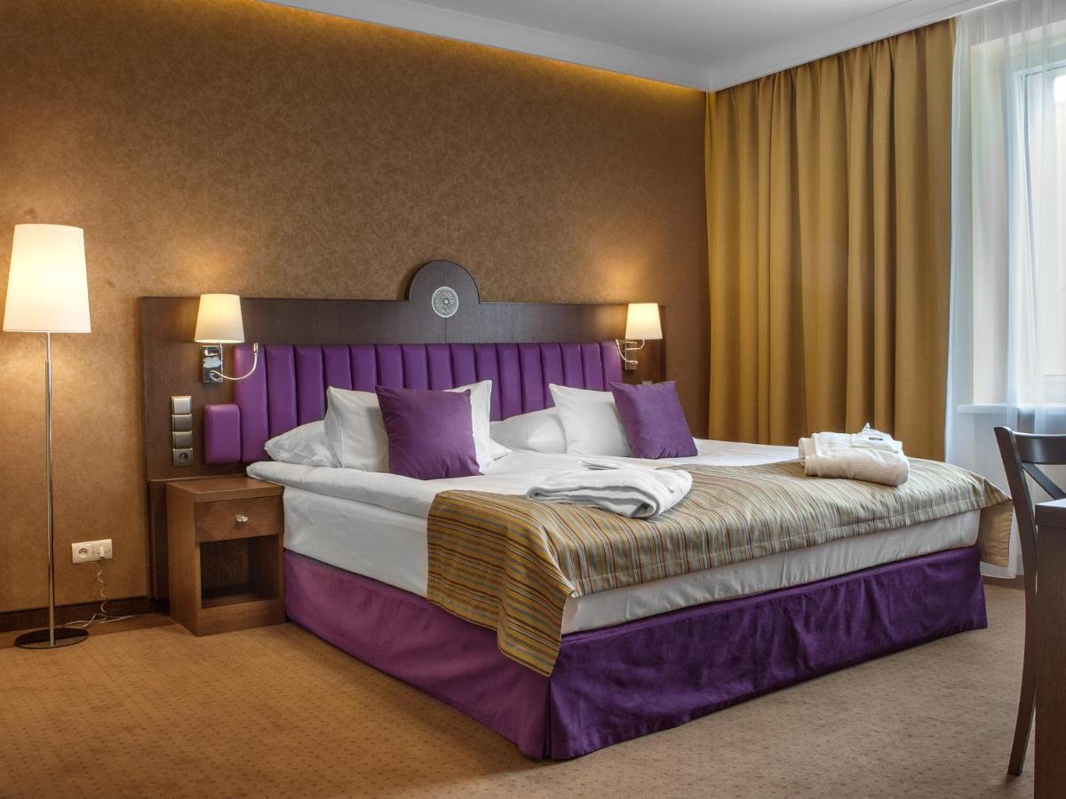 Grand Hotel Kielce Kamer foto