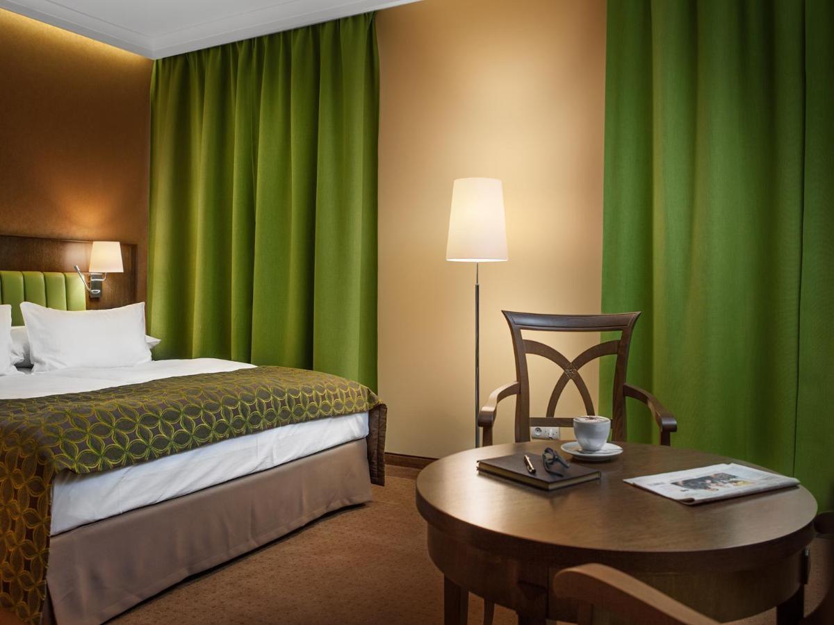 Grand Hotel Kielce Kamer foto