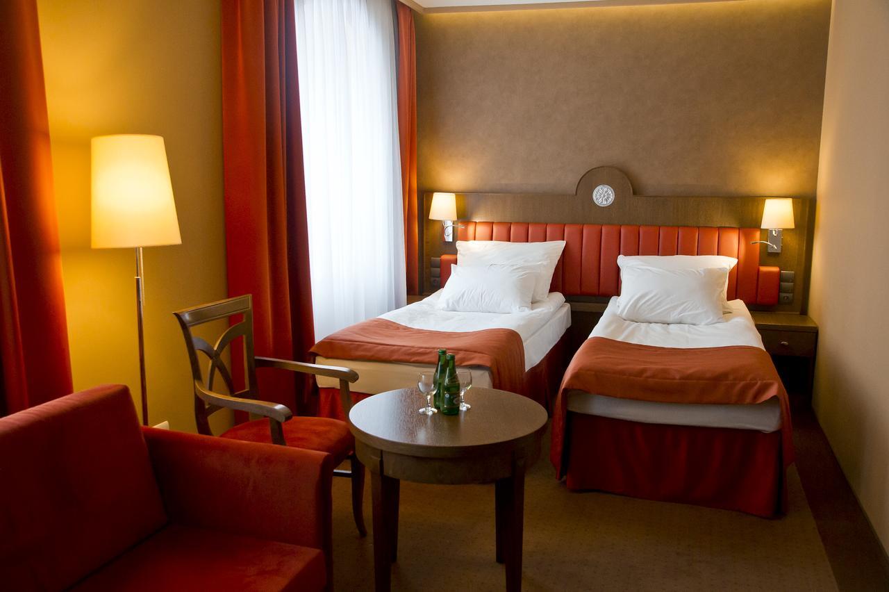 Grand Hotel Kielce Buitenkant foto